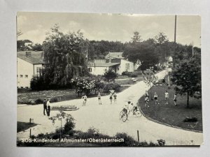 UNUSED VINTAGE AUSTRIA POSTCARD - KINDERDORF ALTMUNSTER    (KK3330) 