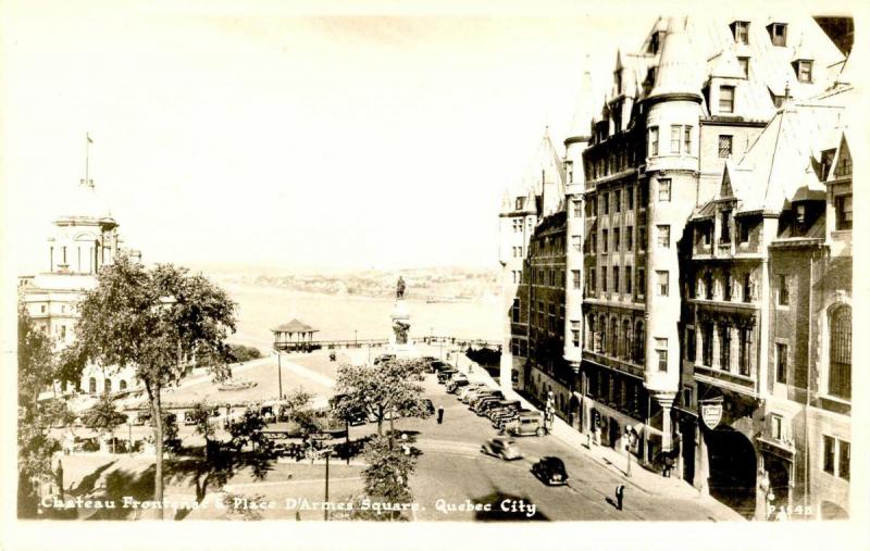 Canada - Quebec, Quebec City. Chateau Frontenac and Place D'Armes Square   *RPPC