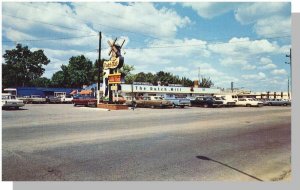 Bluffton, Indiana/IN Postcard, The Dutch Mill Restaurant, 1970's Cars