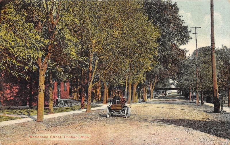 Pontiac Michigan~Residential Street Scene~Man in Vintage Car~1909 Postcard