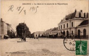 CPA ROANNE La Gare et le cours de la République (339225)