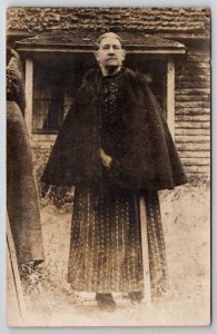 RPPC Old Woman Wool Shawl Cape Woman Calico Dress Country Folk Postcard C25