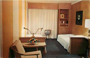 Vintage Postcard Very Mid Century Modern! Twin Room Broadview Hotel Wichita KS