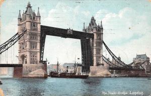 B85606 ship bateaux the tower bridge    london uk