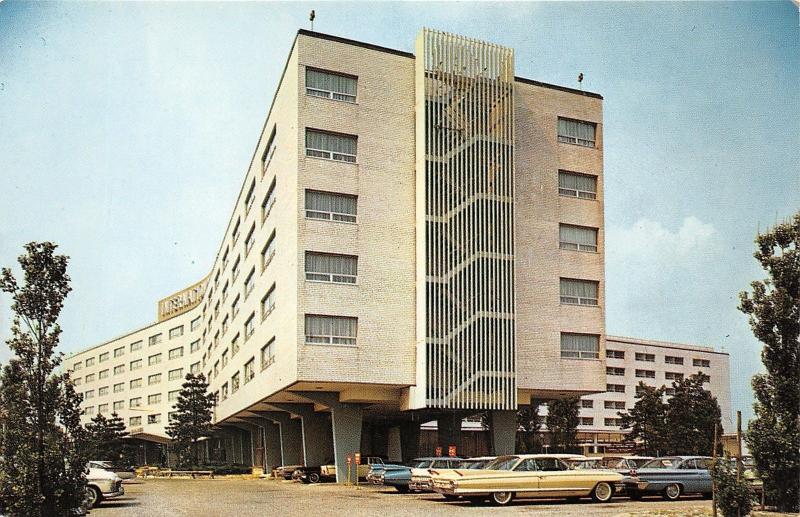 Jamaica New York~International Hotel @ JFK Airport~Classic 60s Cars Parked