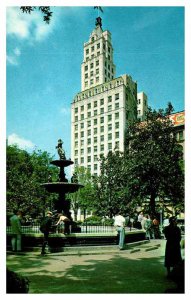 Postcard FOUNTAIN SCENE Memphis Tennessee TN AR8791