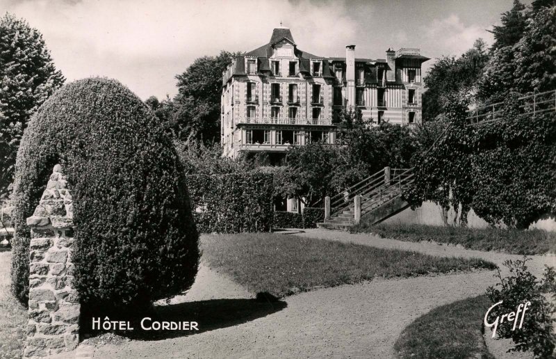 France - Bagnoles-de-L'Orne. Hotel Cordier.   *RPPC