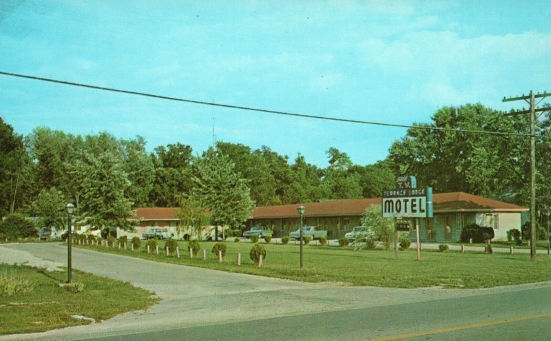 Vintage Postcard Terrace Lodge Motel Building Portland Indiana IND Structure