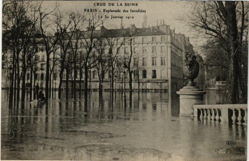 CPA PARIS Esplanade des Invalides INONDATIONS 1910 (606142)