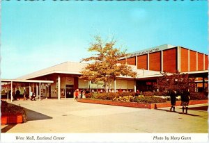 MI, Harper Woods  WEST MALL~EASTLAND CENTER SHOPPING Hudson's Store 4X6 Postcard