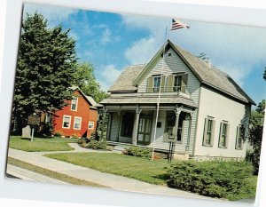 Postcard Sinclair Lewis Home, Sauk Centre, Minnesota