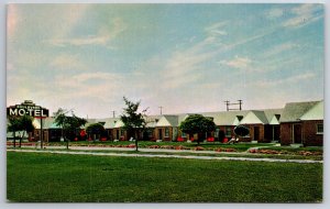 Roadside Motel~Boulevard Motel On Capitol Boulevard Boise Idaho~Vintage Postcard