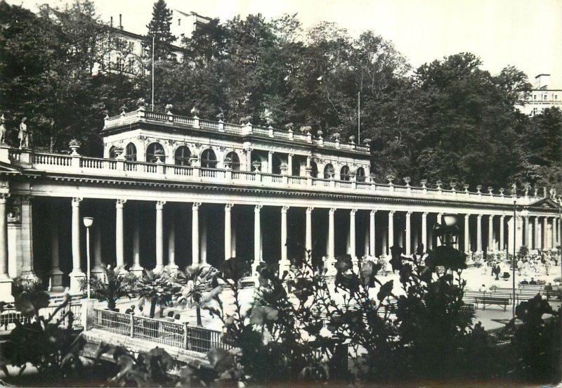 Postcard CZECH REPUBLIC Karlovy vary colonnade of czechoslovak-soviet friendship