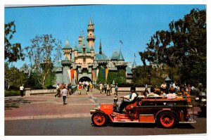 Postcard AMUSEMENT PARK SCENE Anaheim California CA AU0679