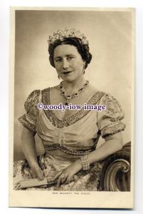 r1554 - Queen Elizabeth ( Bowes-Lyon ) wearing Tiara - postcard
