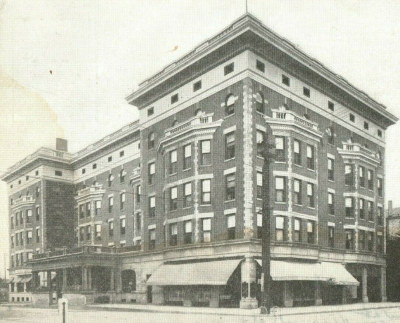 C.1900-07 Post Tavern, Battle Creek, MI Postcard P169 