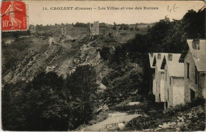 CPA Crozant Les Villas et vue des Ruines FRANCE (1050274)