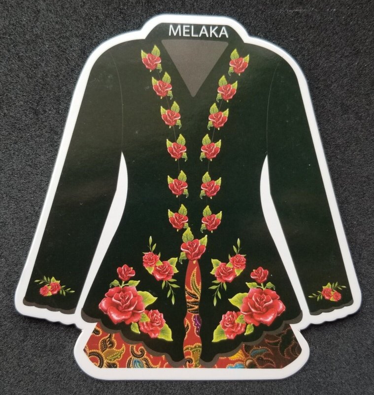 [AG] P255 Malaysia Melaka Nyonya Heritage Costumes (postcard) *odd shape *New