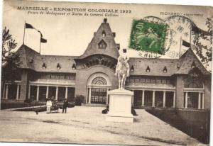 CPA MARSEILLE EXPO Coloniale 1922-Palais de Madagascar et Statue.. (174598)