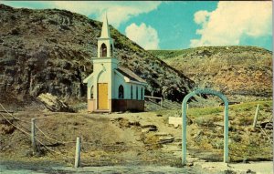 Drumheller, Alberta Canada WORLD'S LARGEST LITTLE CHURCH Dinosaur Trail Postcard