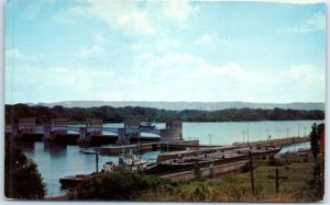 M-63673 The navigation locks on the Mississippi River