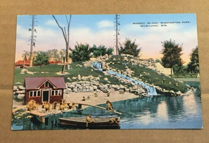 UNUSED LINEN  POSTCARD - MONKEY ISLAND, WASHINGTON PARK, MILWAUKEE, WISCONSIN