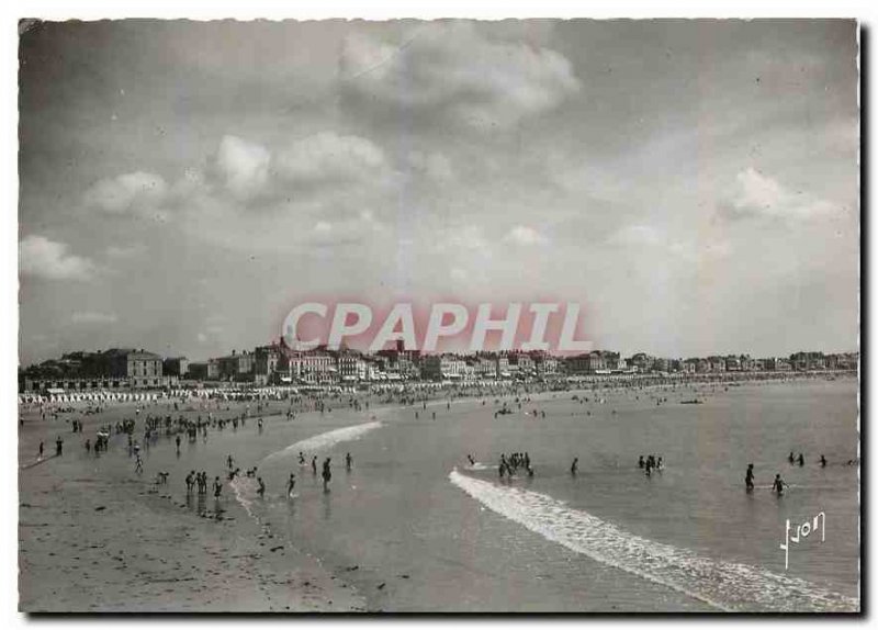 Modern Postcard Les Sables d'Olonne Vendee General view of the Beach