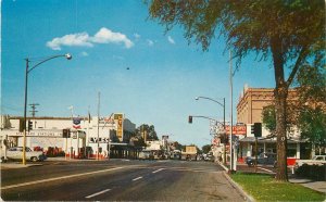 Postcard California Paso Robles Spring Street Gas Station autos Roberts 23-2044 