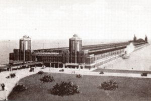 VINTAGE CONTINENTAL SIZE POSTCARD REPRODUCTION OF THE NAVY PIER AT CHICAGO (3)