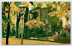 LOUISVILLE, Kentucky KY~ Street Scene BELGRAVIA COURT Fall Colors 1960s Postcard