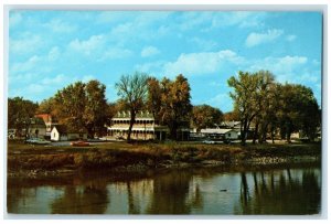 c1960 Hotel Manning Motor Inn Steamboat Des Moines River Keosauqua Iowa Postcard