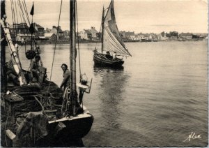 Postcard France Cherbourg - Saint Vaast-la-Houge - Le Port