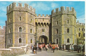 Berkshire Postcard - Henry VIII Gateway - Windsor - Ref TZ5893