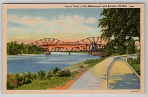 Clinton Iowa Scenic View of the  Mississippi River amd Bridge Postcard D30