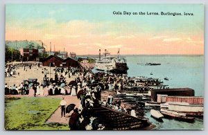 Burlington Iowa~Gala Day on Levee~Excursion Boats~Steamer~Crowd on Shore~c1910