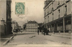 CPA VANNES-La Poste et la Rue Thiers (27370)