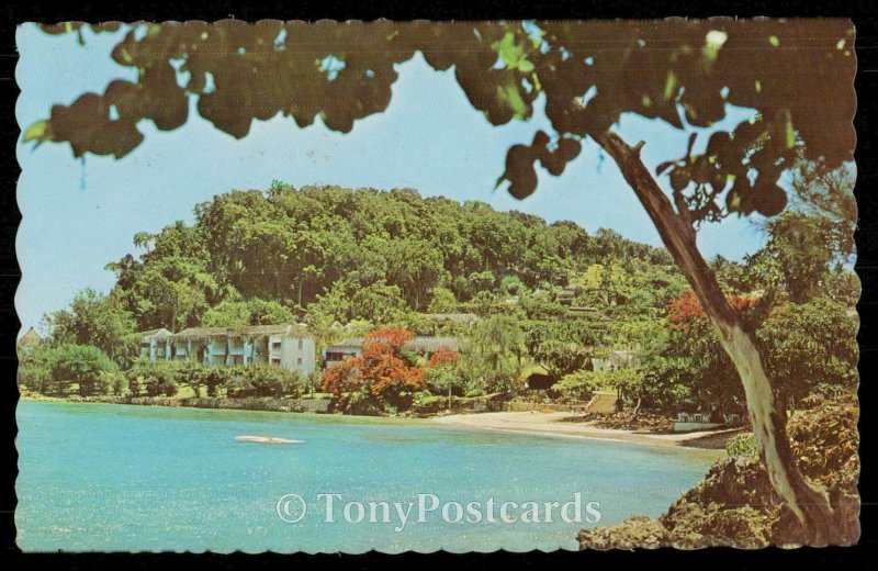 Round Hill Hotel Beach