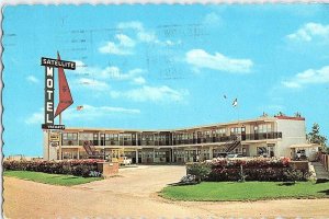 Postcard MOTEL SCENE Medicine Hat Alberta AB AI7838