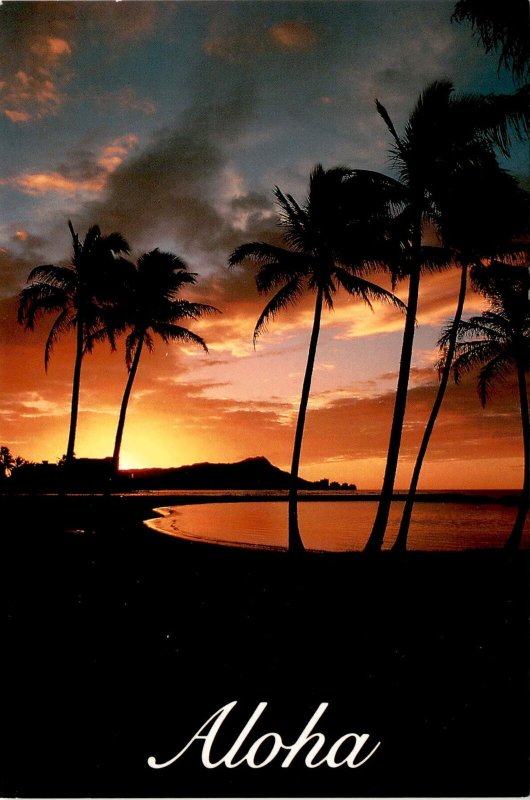 Sunrise over Diamond Head at Waikiki Beach, Hawaii.