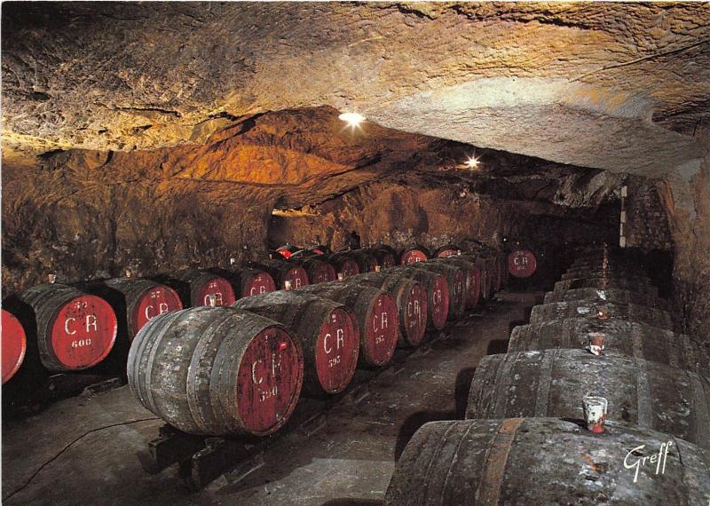 BF37612 cave creusse dans le coteau vin wine france  alcoholic beverage