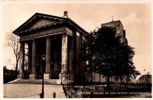 Netherlands Zierikzee Nieuwe Of Sint Lievens Monsterkerk Vintage RPPC 09.89