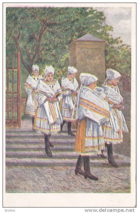 Women in traditional costume, PU-1910