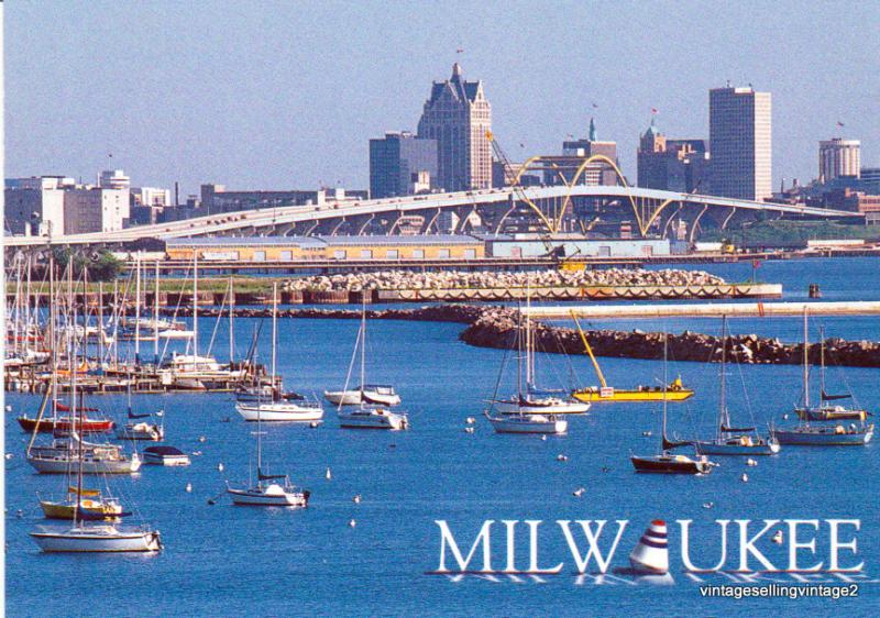 21 pc Lot Milwaukee, WI. WISCONSIN, 19 /4x6 Chrome - 2 /3.5x5.5 Postcards