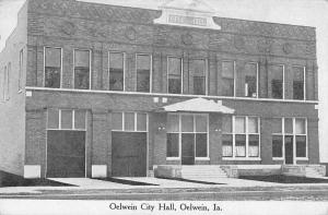 Oelwein Iowa City Hall Exterior Street View Antique Postcard K30108