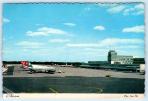 MONTREAL, Quebec Canada ~ L'AEROPORT Airport Airplanes 1969 ~ 4x6 Postcard