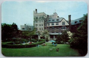 Vtg Greenwich Connecticut CT Pickwick Arms Hotel Chrome View Postcard