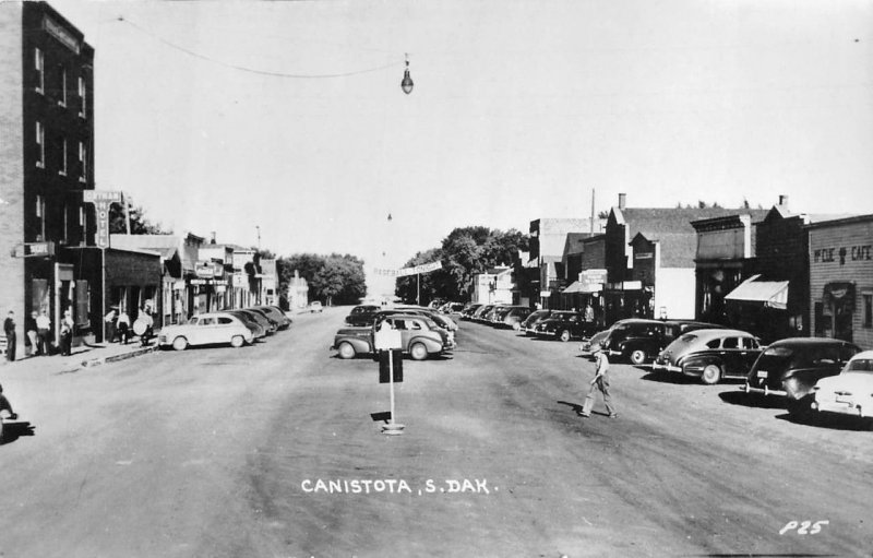 RPPC STREET VIEW CARS CANISTOTA SOUTH DAKOTA REAL PHOTO POSTCARD (c. 1950s)