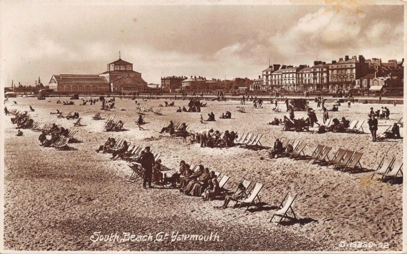 GREAT YARMOUTH UK SOUTH BEACH~KINGSWAY REAL PHOTO SERIES POSTCARD