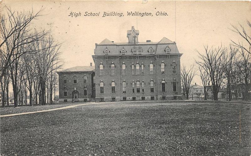 F64/ Wellington Ohio Postcard 1911 High School Building