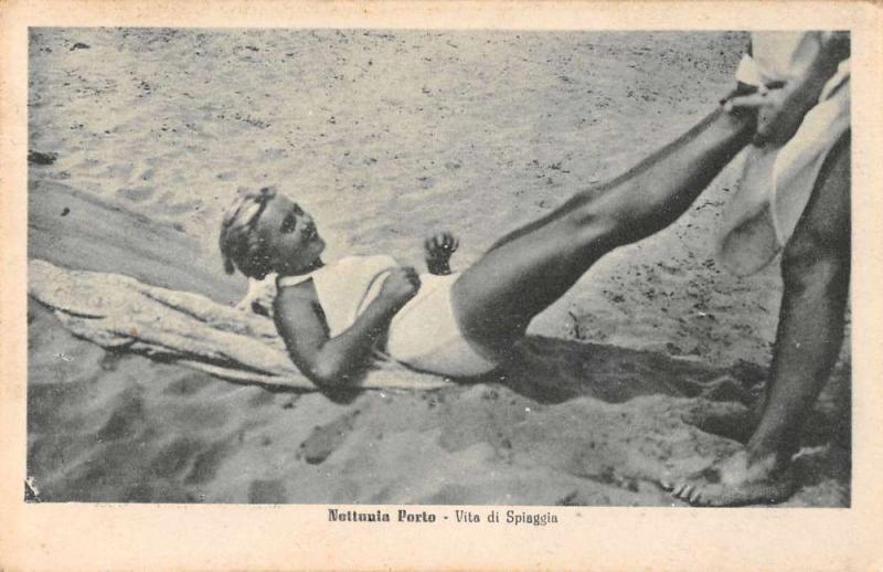 Nettunia Porto Italy Vita di Spiaggia Bathing Beauty Antique Postcard J75767